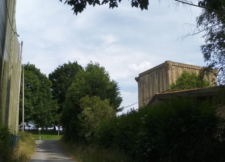 Torre Medieval de Martiartu, Spain